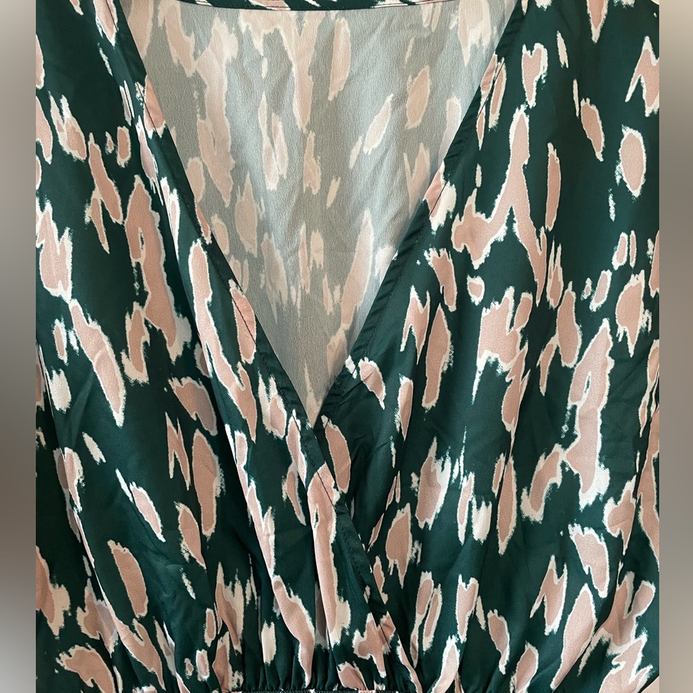 CUPSHE Green Tan Print Surplice V Neck Elastic Waist Cover‎ Up Dress  Size Small - Picture 3 of 8